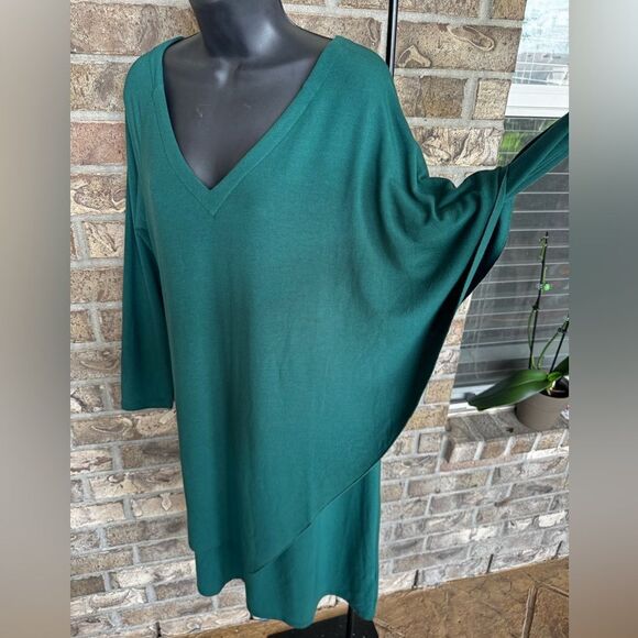 Soft Surroundings Women's Marla Dress Jewel
NWT Size Medium - Picture 3 of 9